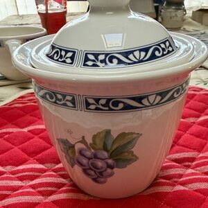 Paltzgraff Sunbury Grove small canister made in USA  new